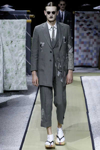 Look 25